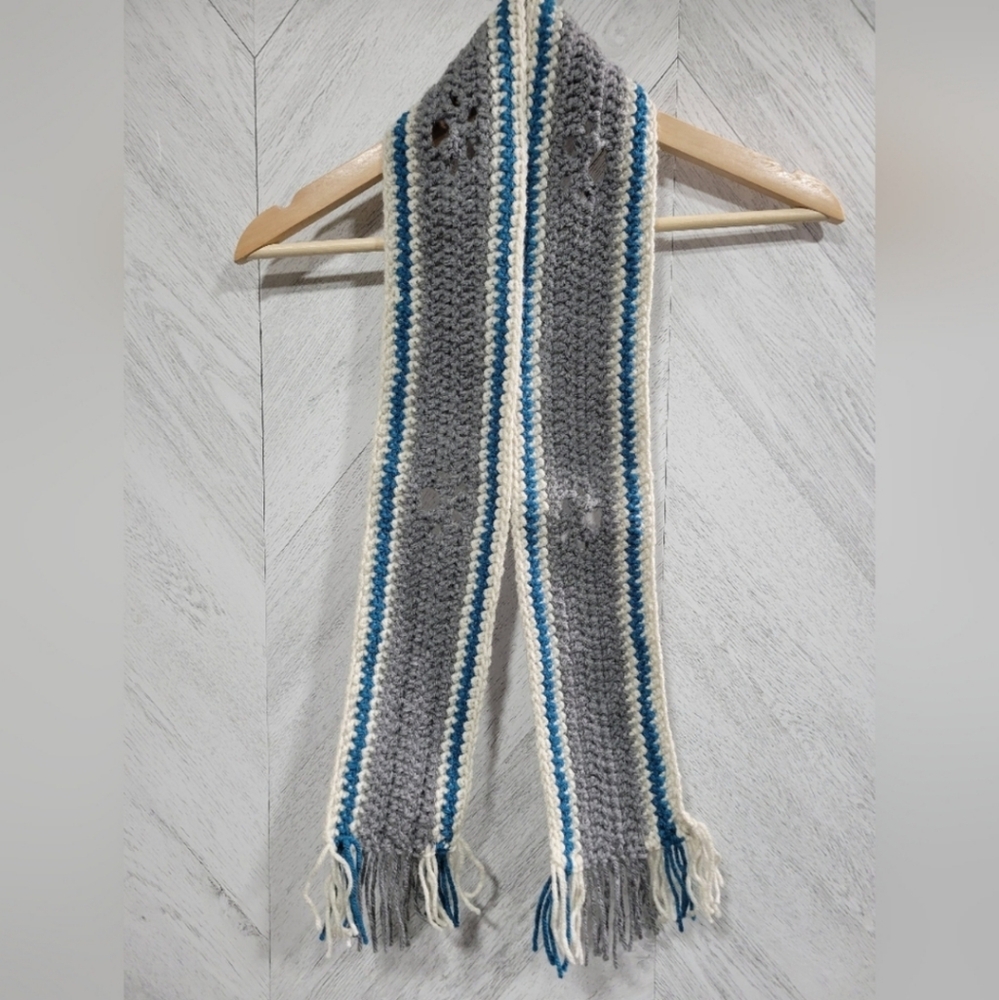 Child's Acrylic 4 Paw Scarf